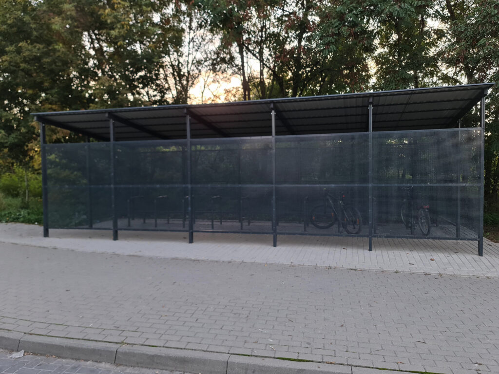 Rowerownia osiedlowa Poznań – realizacja Rabski