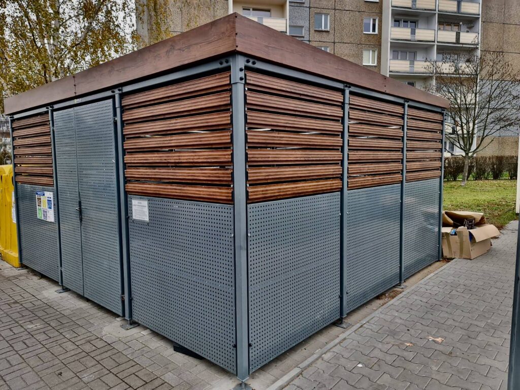 Budowa wiat śmietnikowych Rabski