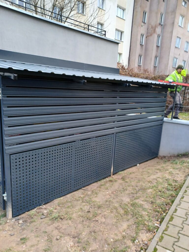 Realizacja wiaty śmietnikowej Rabski